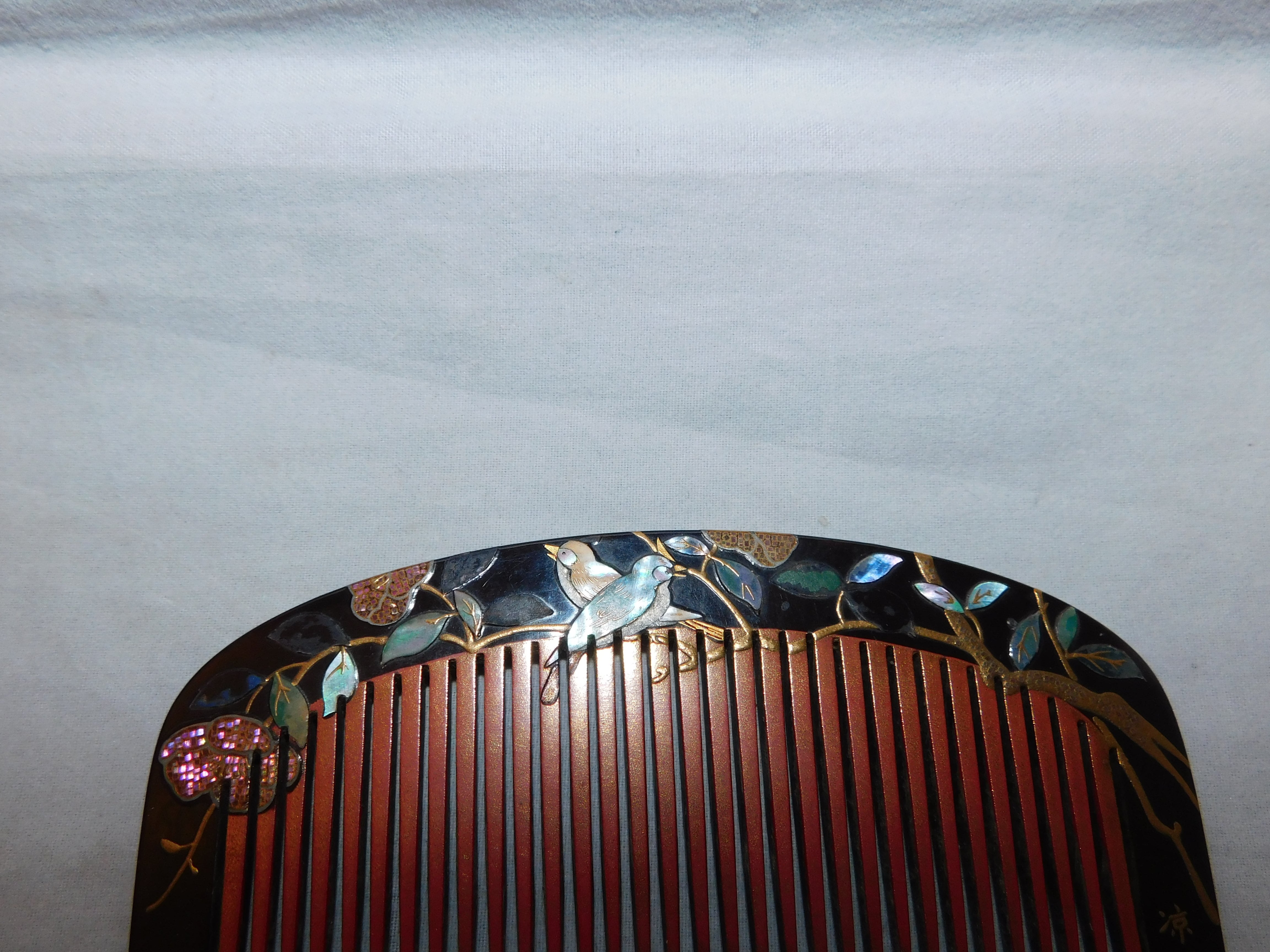 螺鈿細工の櫛 Urushi lacquer work ornamental comb(mother-of-pearl