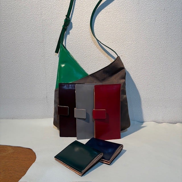 B.stuff　ナイロン×レザーコンビショルダー(フェンネル)