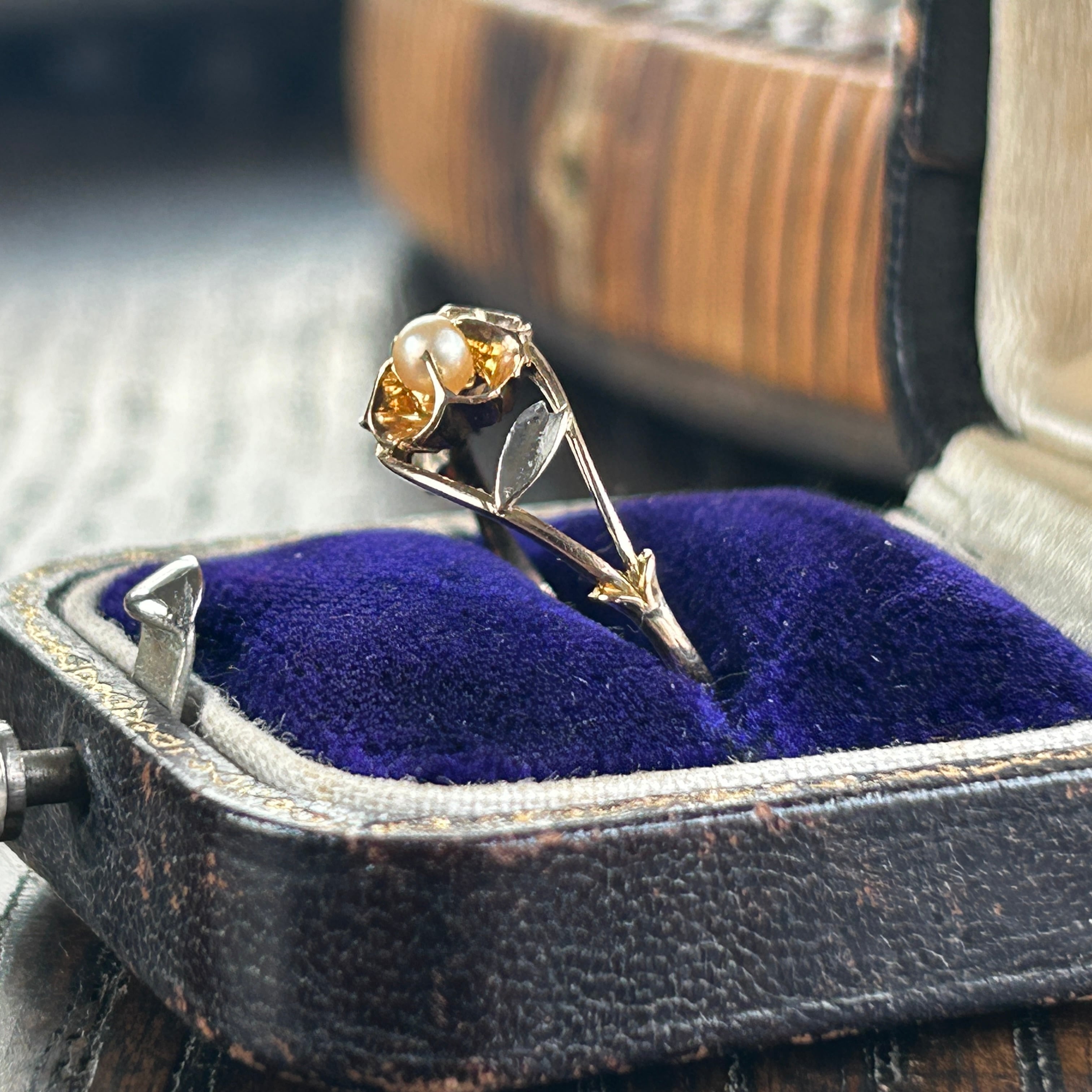 アンティーク　貴重な戦前の桜モチーフリング