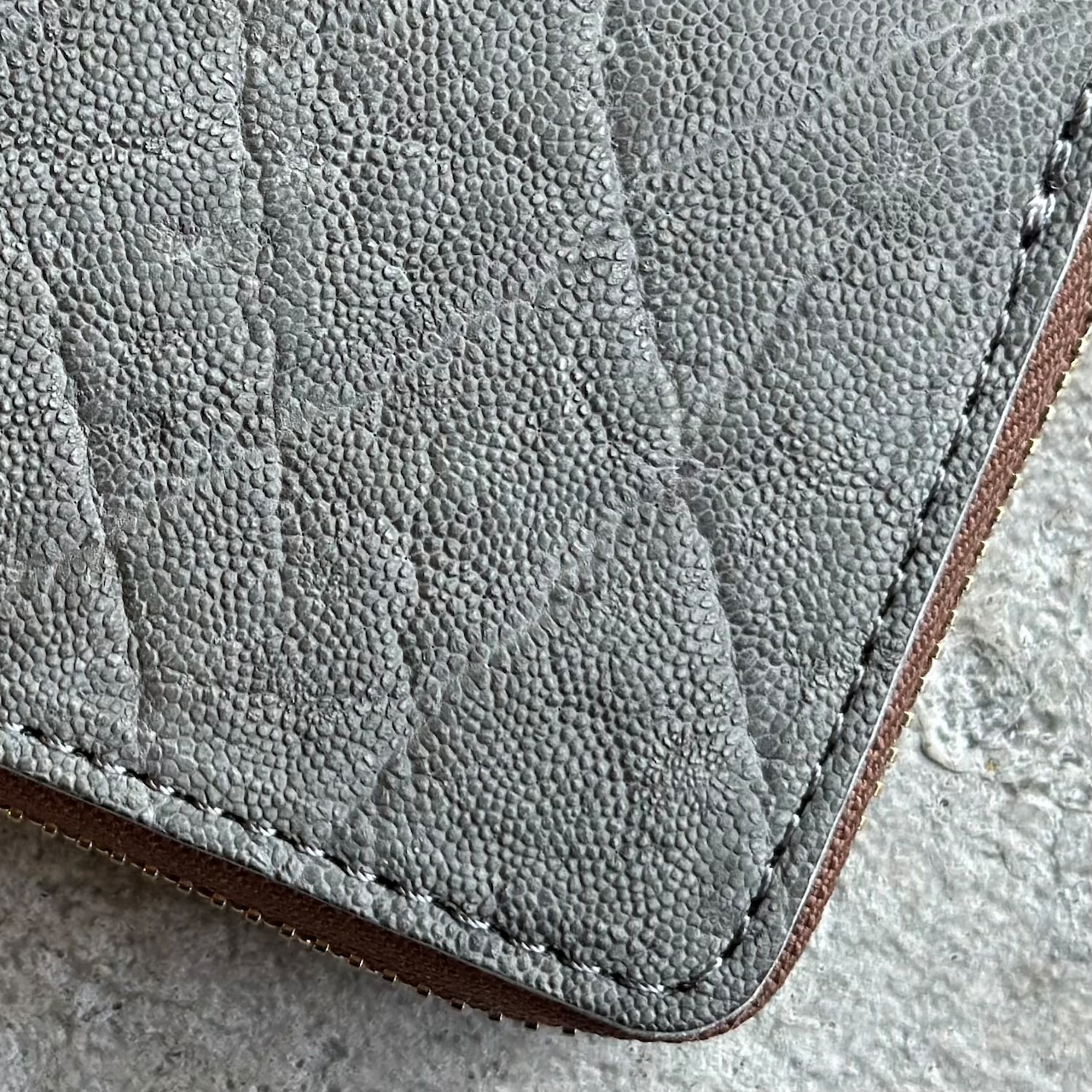 ビルフォールド ラウンドジップ エレファント