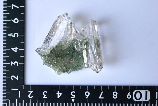 マニハール産クォーツ/クローライト　Quartz / Chlorite