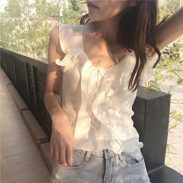 トップス レディース キャミソール 送料無料 5色 クロップトップ リブキャミソール タンクトップ リブニット Vネック ノースリーブ フリル レースアップ リボン 大人可愛い きれいめ シンプル 大人 セクシー 白 ホワイト 黒 ブラック 赤 レッド 青 ブルー ベージュ ワインレッド 大人カラー 10代 20代 30代 女子会 お泊まり 休日 着回し 普段使い 重ね着 韓国系 オルチャン ファッション コーデ スタイル 体系カバー プレゼント ギフト プチプラ トレンド 流行 インスタ映え 送料無料