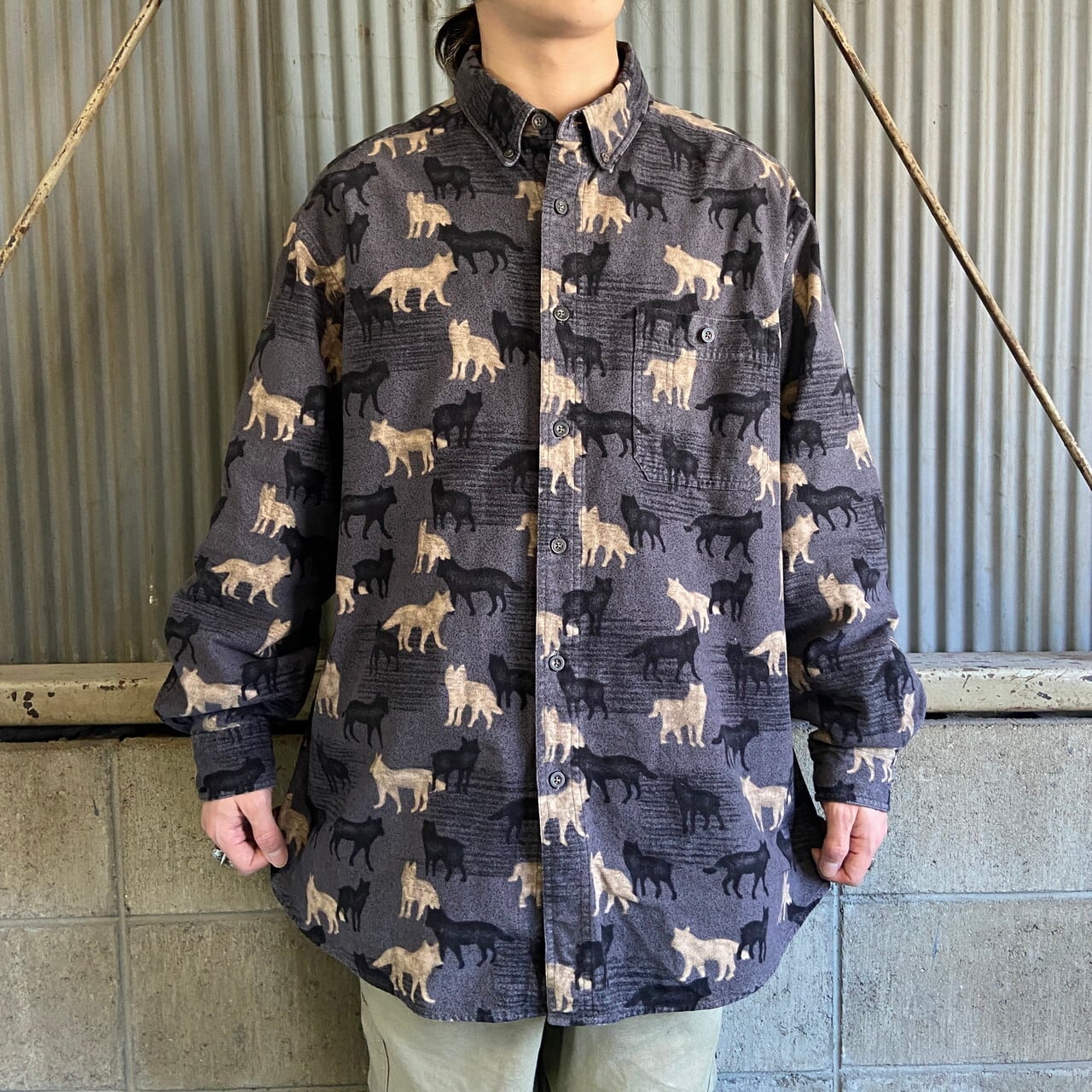 WOOLRICH ウールリッチ 総柄 オールプリント アニマル シャモアクロスシャツ 長袖シャツ メンズL 古着 ボタンダウン B.D.シャツ グレー  【長袖シャツ】【3anniv】 | cave 古着屋【公式】古着通販サイト