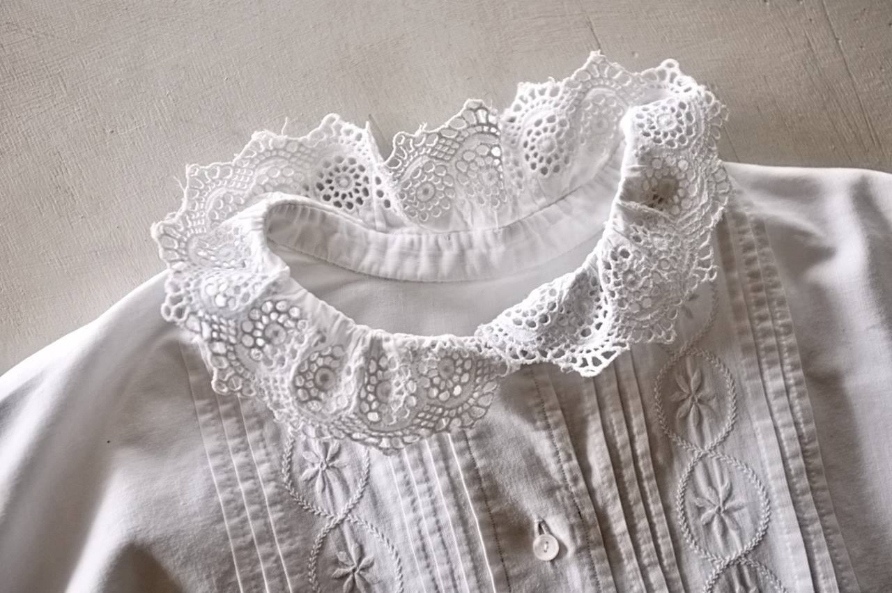 フランス 1900s 千の白花と襞飾りのあるフリルレースブラウス アンティーク