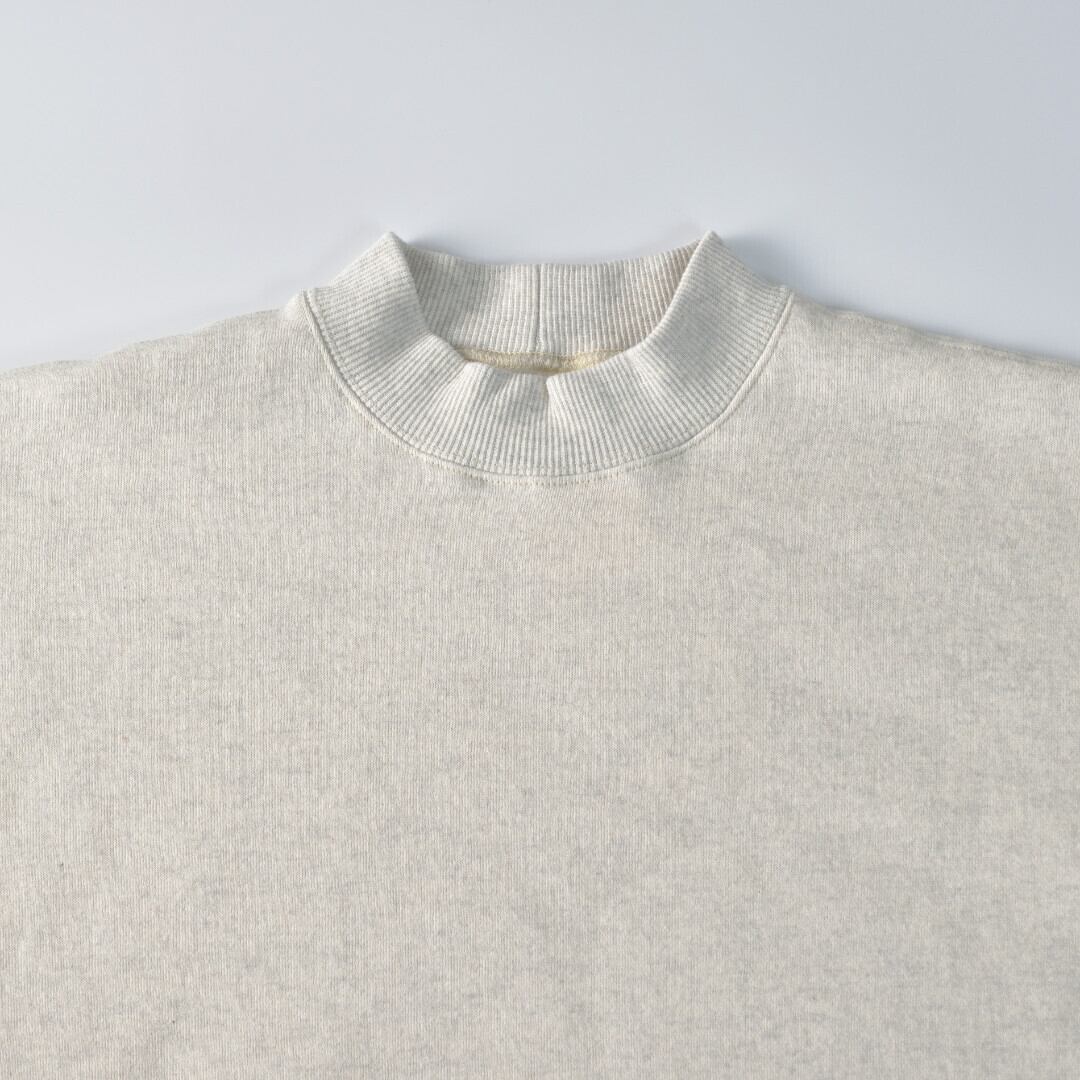 Manual Alphabet マニュアルアルファベット AZUMA 起毛モックネックスウェット・オートミール【メンズ】旧式の編機を使った裏起毛生地が使われています。【送料無料】