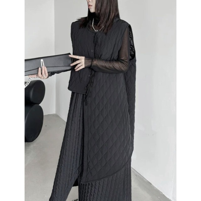 Asymmetrical quilted vest C0520