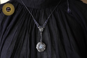 (ワックスコード) スモーキーソーラークォーツとブラックサンストーンのマクラメ編みペンダント 〜Another Light〜