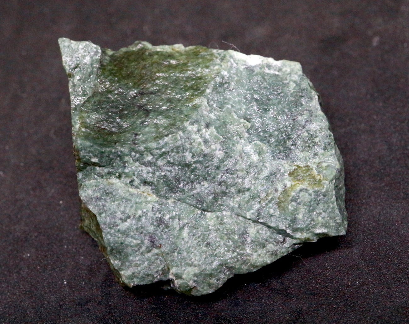 希少！ カリフォルニア産 硬玉 翡翠 原石 ジェダイト 22,4g JDT004 