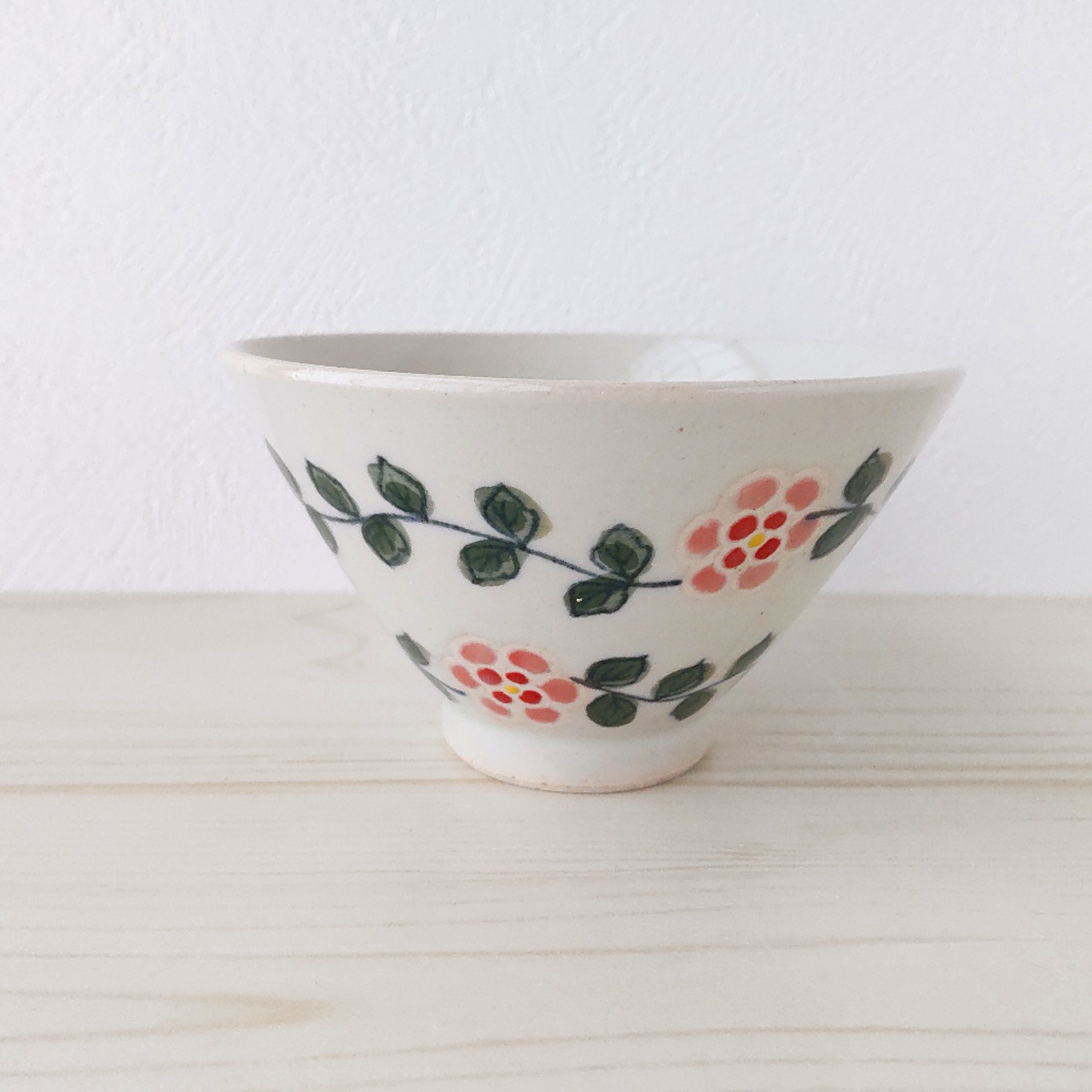 新品　波佐見焼 勲山窯 茶碗 かれん レッド 新品 波佐見焼 勲山窯 茶碗 かれん レッド 波佐見焼・北欧雑貨の