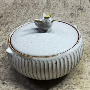 リボンをつけた小鳥のふたもの アンティークホワイト