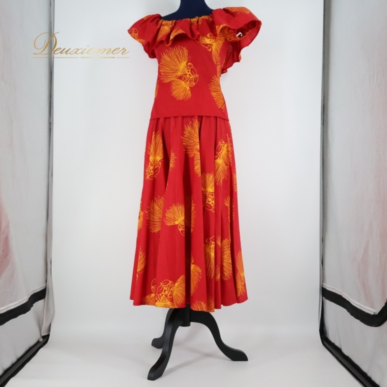 フラダンス 衣装 ツーピース セットアップ 上下セット レッド系 マーメイドライン エムエムジェイ レフア柄 赤 黄 トップス スカート 花柄 フリル ハワイアン アロハ 鮮やか 華やか ハワイアンプリント MermaidLine MMJ イエロー系 赤色