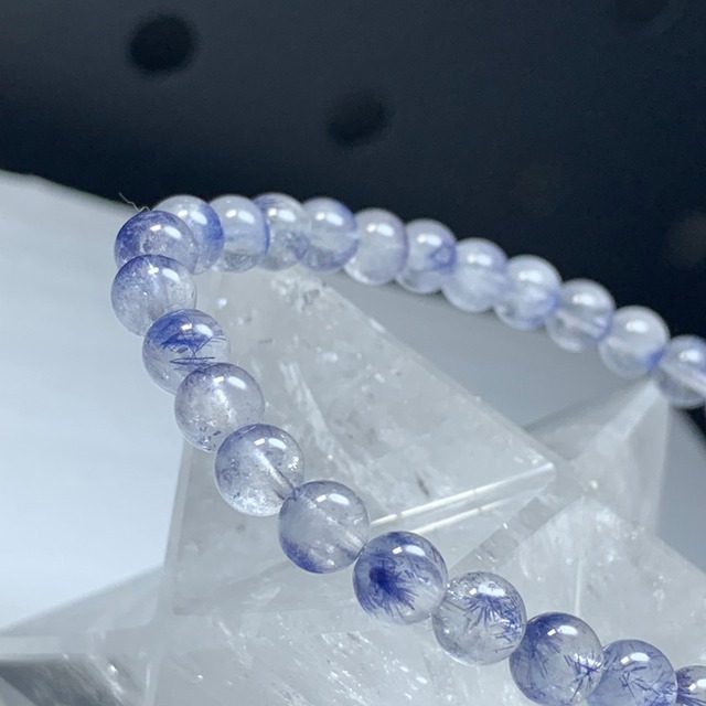 2.希少なデュモルチェライトインクォーツ