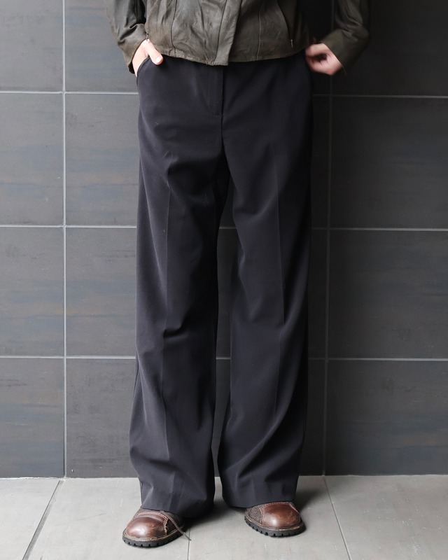 cut-back design super wide straight slacks