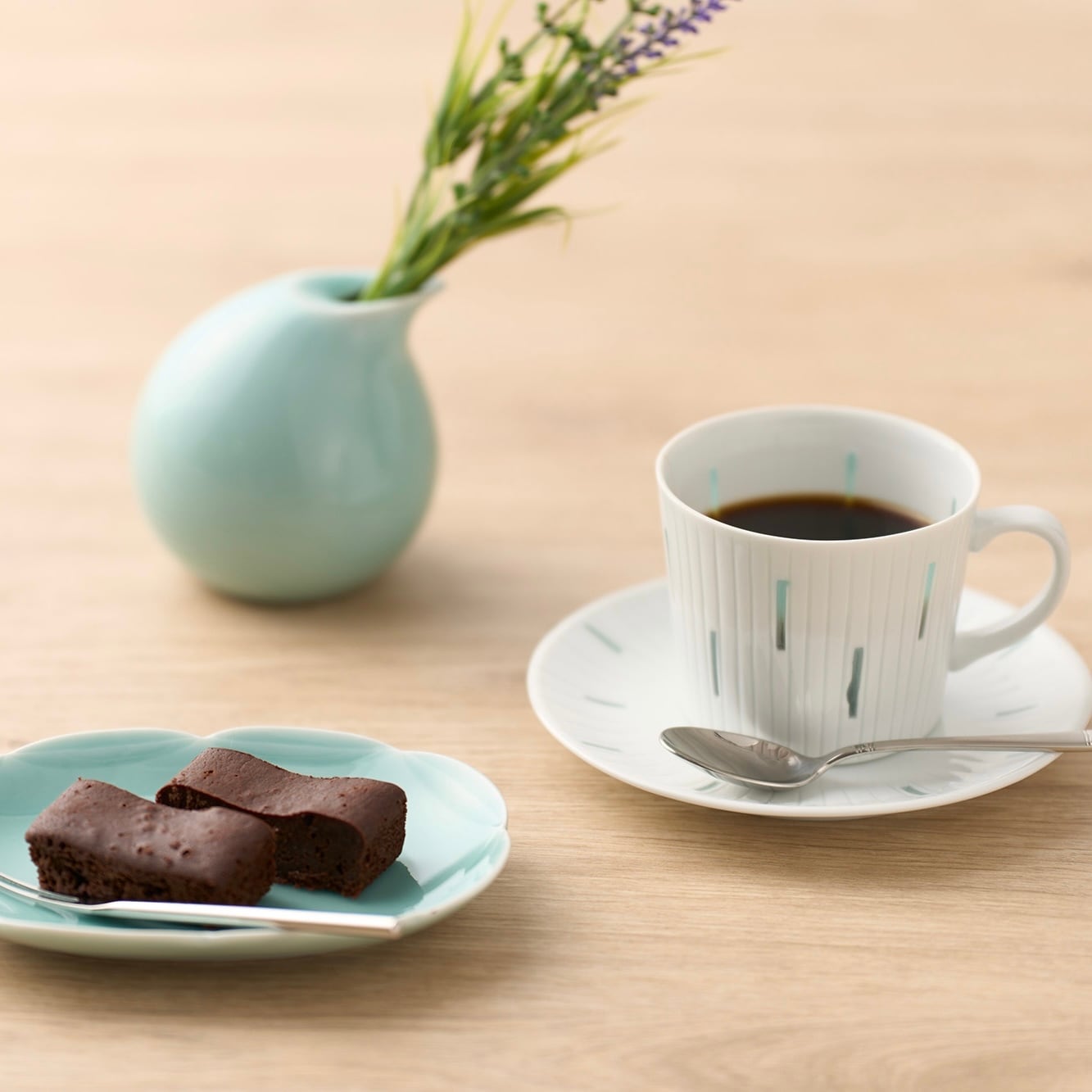 No,52 青磁徳利 (雫) | 大秀窯 オンラインショップ