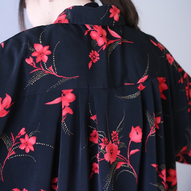 beautiful flower pattern yoke tuck design over silhouette shirt