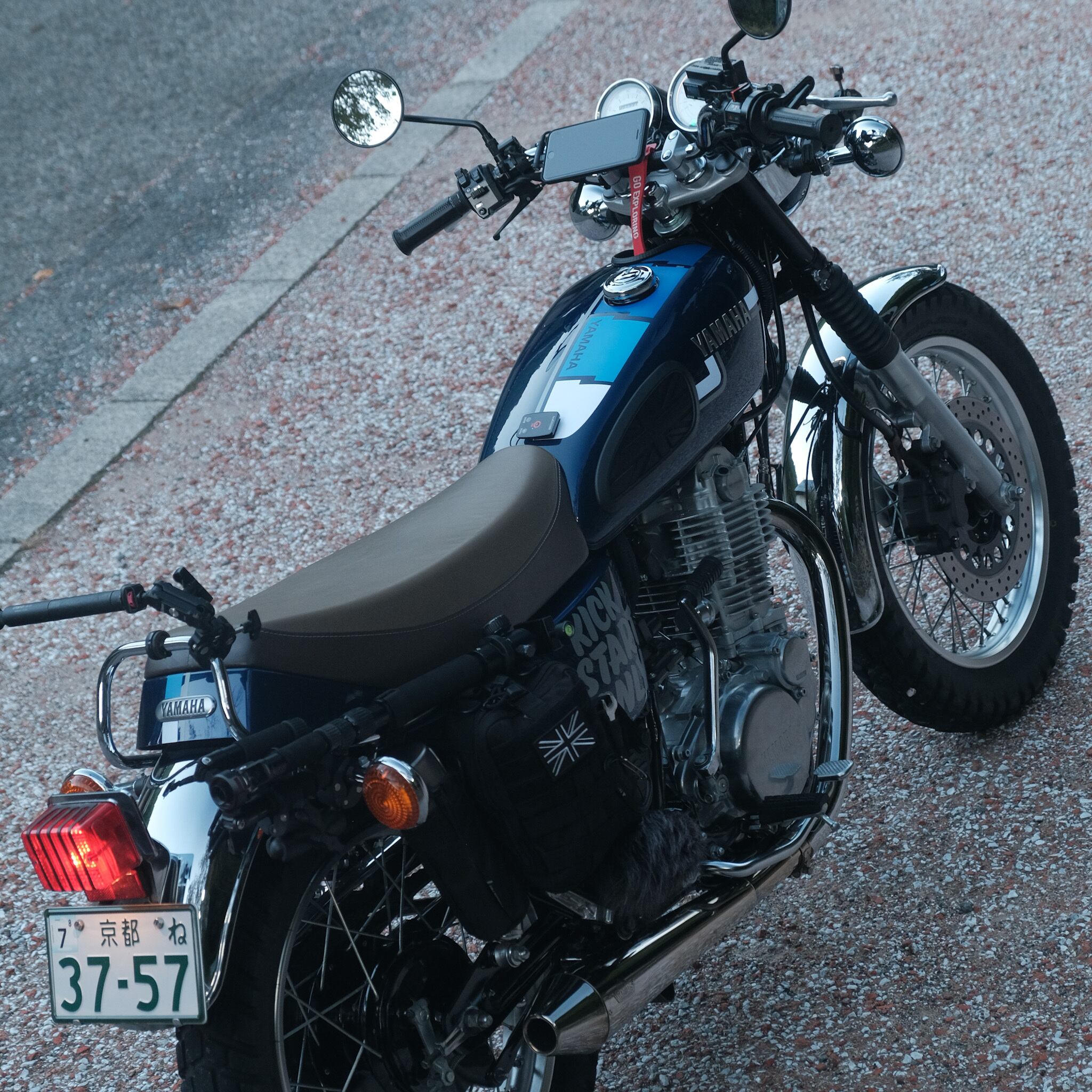 SR 400 純正シートサイドカバー、テールランプ、エアークリーナー、ヘッドライトステー、その他 eb3da5e2accd8af7975b76adc28ace
