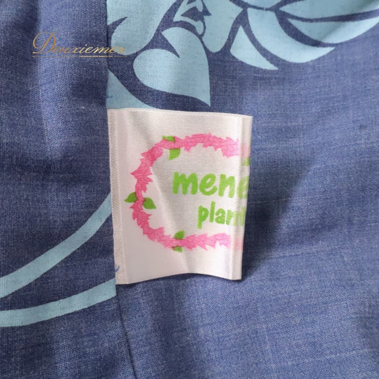 フラダンス 衣装 MENEHUNE PLANTETION メネフネプランテーション パウスカート ネイビー系 モンステラ柄 花柄 植物柄 ハワイアンプリント ハワイアン アロハ フラ ダンス レッスン 練習 紺 水色 ブルー系 シングル スカート フレア さわやか 華やか かわいい おしゃれ 上品 大人っぽい