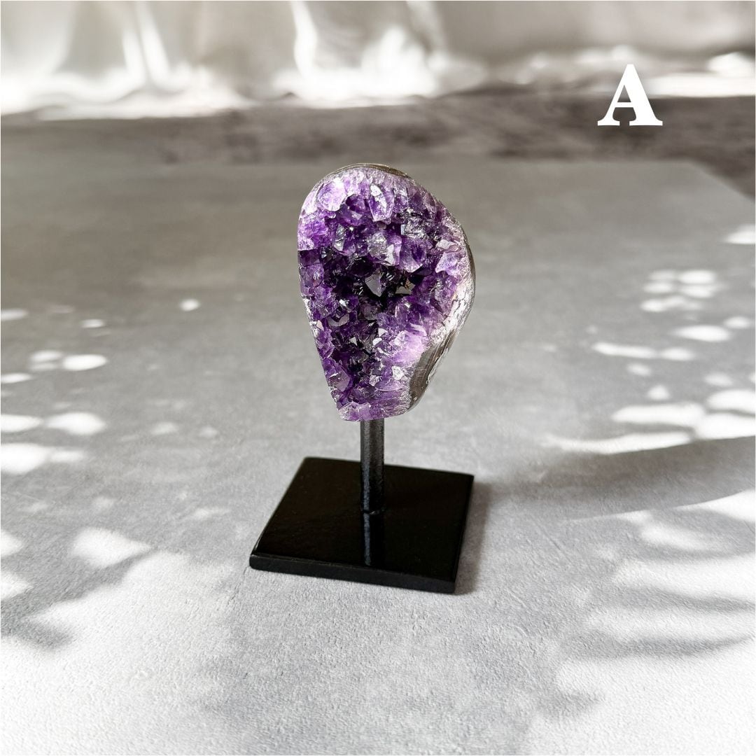 アメジスト スタンド付き （ブラック）【送料無料】｜Amethyst on Iron