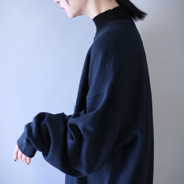 "狼×刺繍" super over silhouette black mode sweat