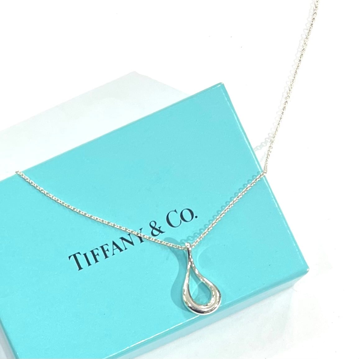 ※値下げ中　Tiffany & Co. シルバー　ペンダント 限定価格【TIFFANY&CO.】2641 艶やか曲線美、余白。オープンティア
