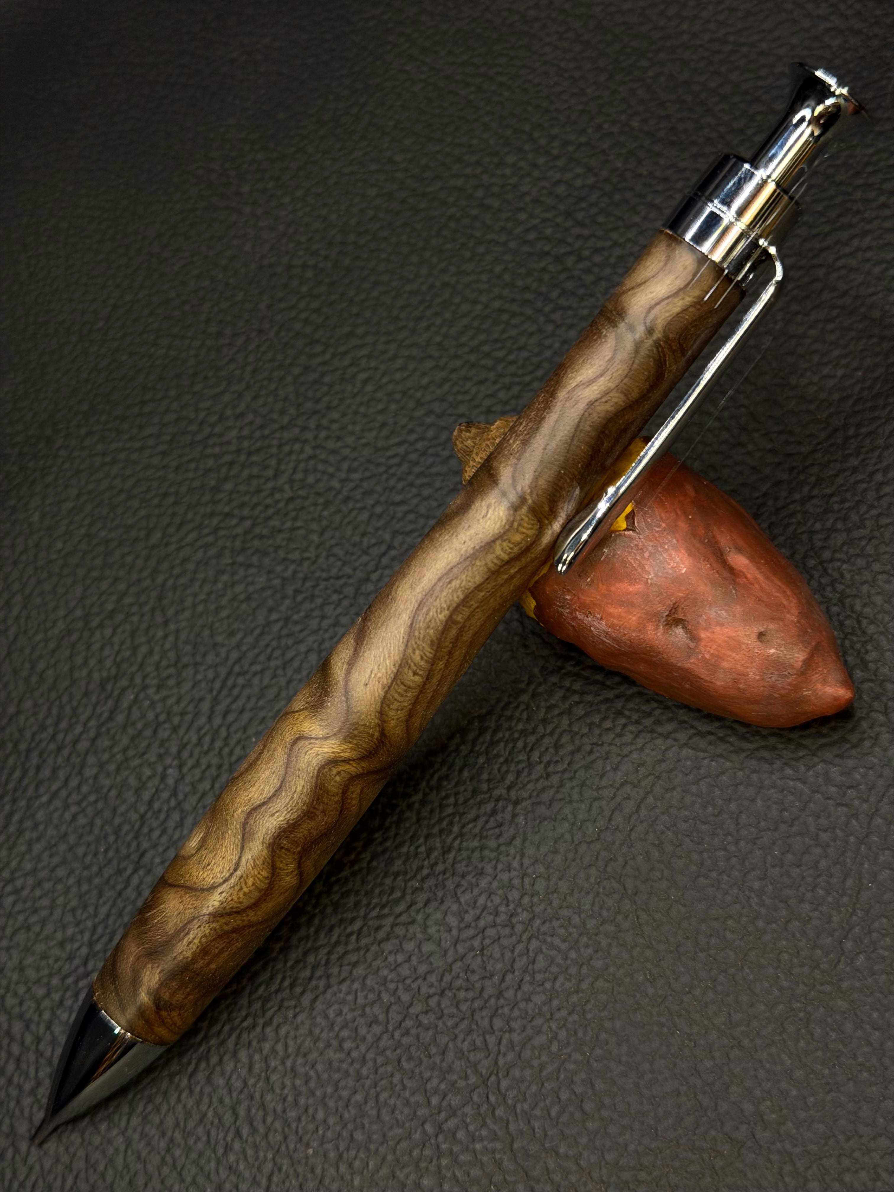 新品　こぶた工房　神代楠　極上玉杢+縮み杢　シャープペンシル0.5 37531d6c023ef03120b26922e7a833