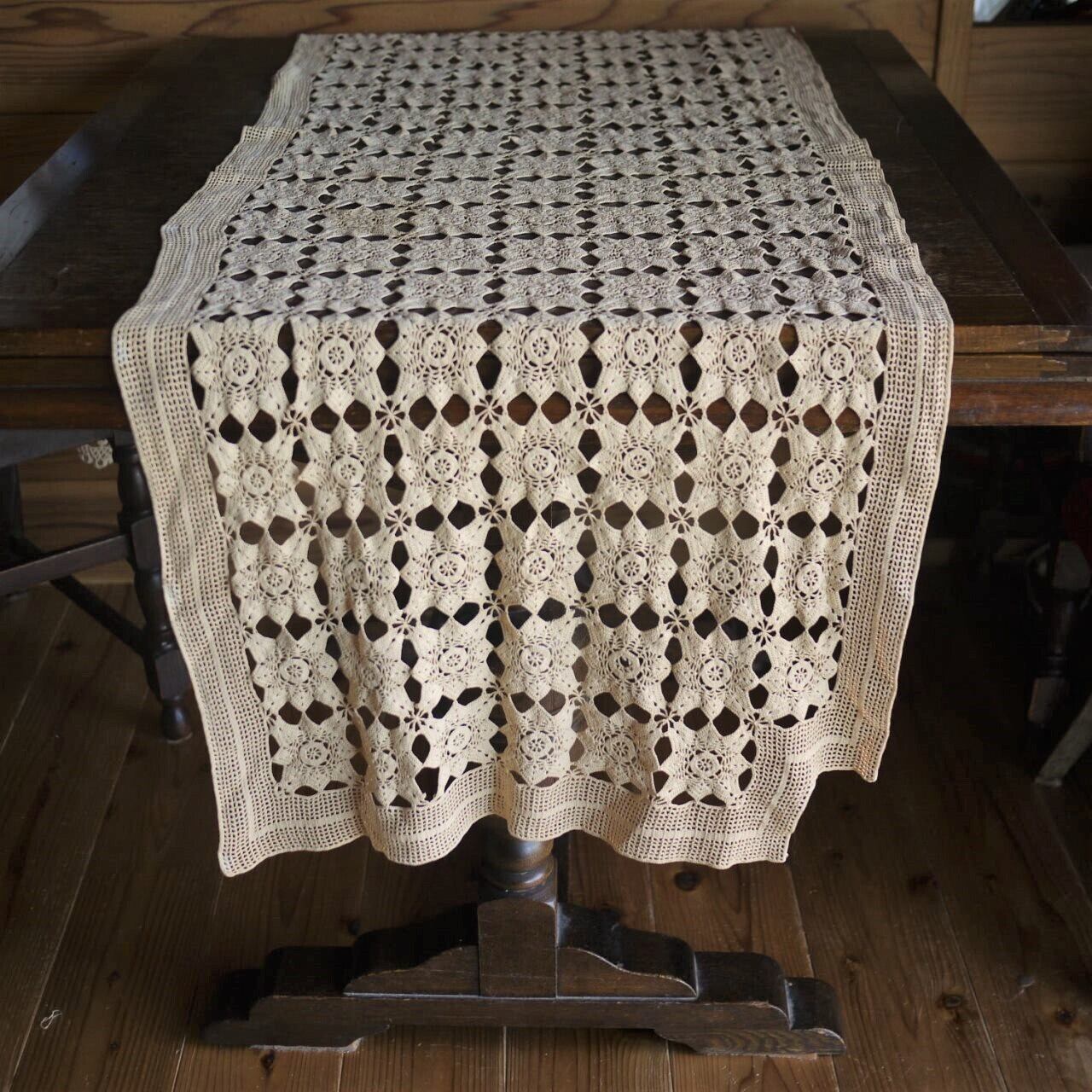 レース編み 長いテーブルランナー イギリス | こりすのパン屋Base店