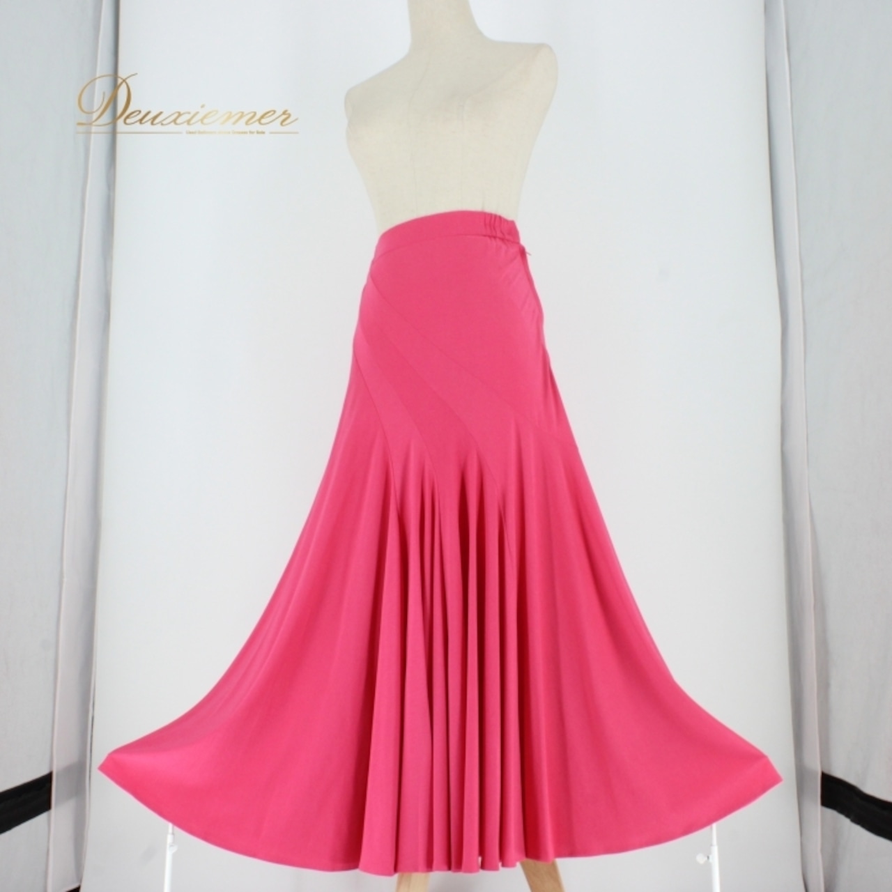 社交ダンス 衣装 スタンダード スカート レッスンウェア レディース ピンク系 無地 ワンカラー 練習着 派手 華やか シンプルデザイン エレガント ストレッチ 通気性 ダンスウエア フレア スカート 休日 レッスン 小物 おしゃれ かわいい 大人 可愛い トレンド 人気 レディースファッション 舞台 イベント 仕様ポリエステル プリーツ シンプル コーデ アクセサリー