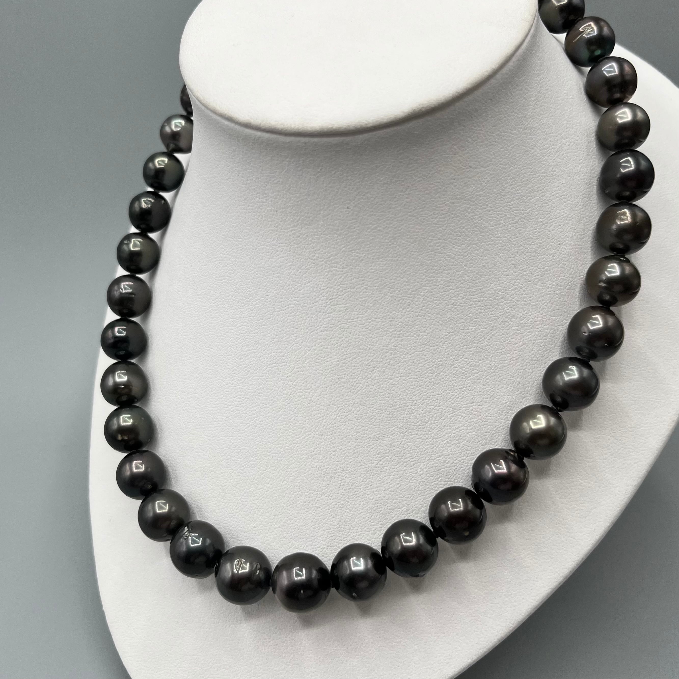 黒蝶真珠ネックレス 10.0-13.5mm | OISE JEWELRY オンラインショップ