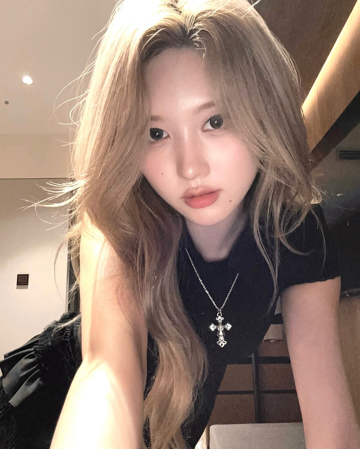 ☆IVE ガウル 着用！！【ReinSein】Vintage Enamel Cross Necklace