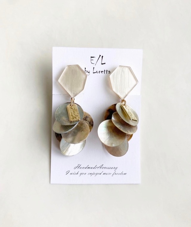 KAKERA shell tassel pierce/earring(Pearl white＊Beige) [cc]