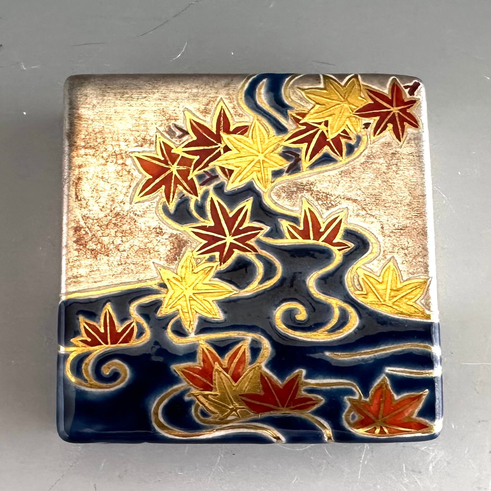 茶道具 色紙形 紅葉流水 香合 水無月窯 藤谷芳哉 共箱 秋 もみじ 炉用