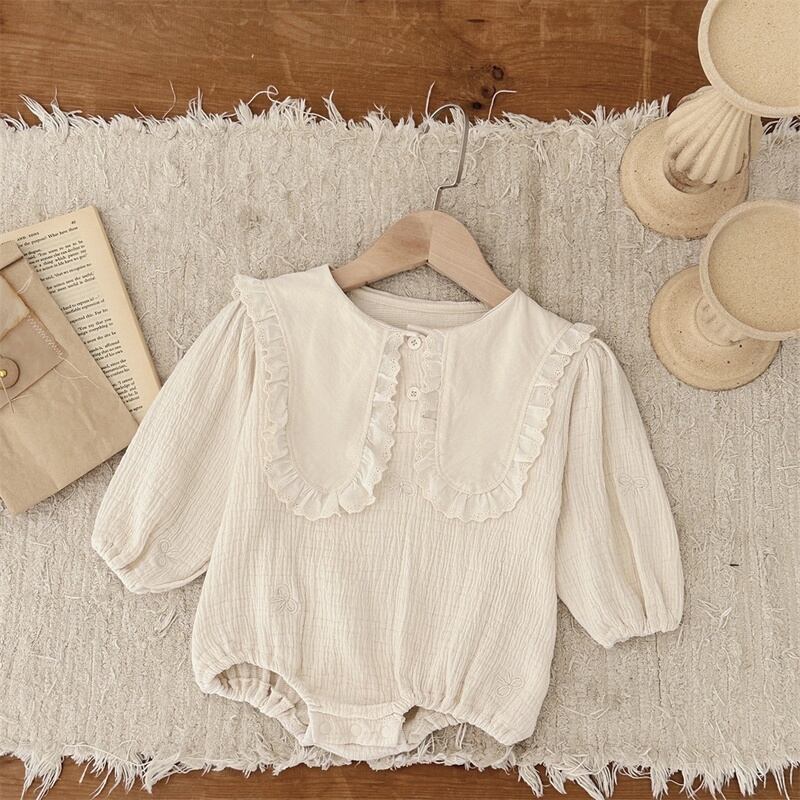 【BABY】春新作品 可愛い刺繡ロンパース