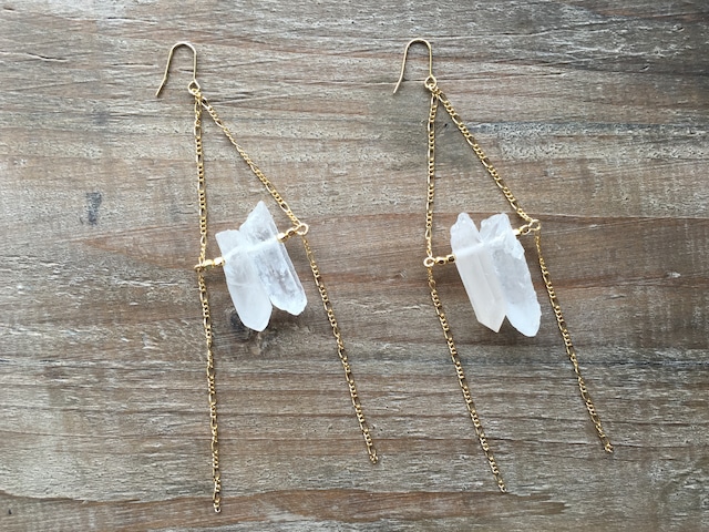 Crystal × gold beads triangle earrings