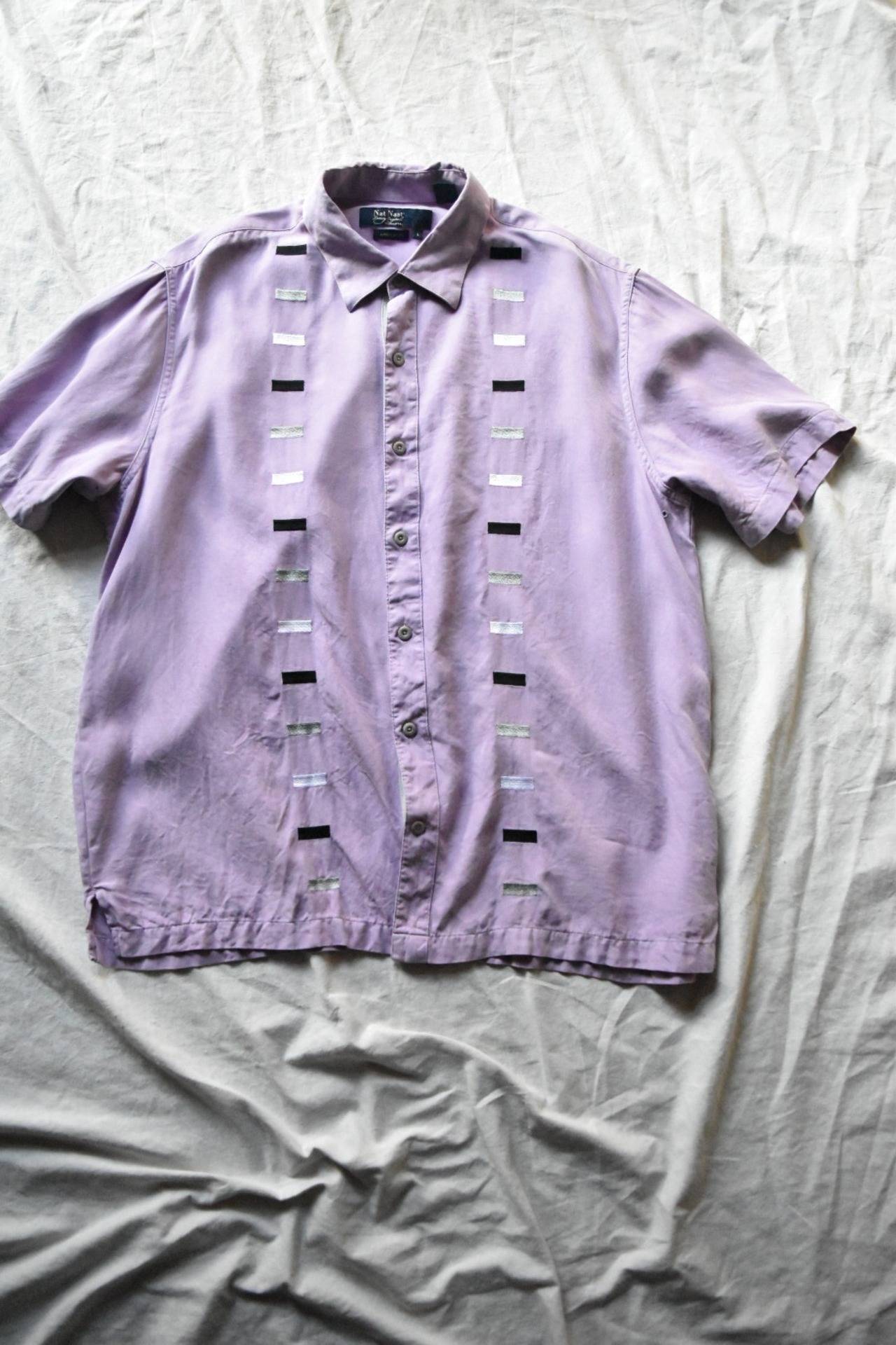 Purple shirt with block embroidery