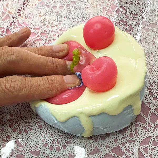 水感スクイーズ ピーチミントケーキ スイーツスクイーズ リアル ケーキ