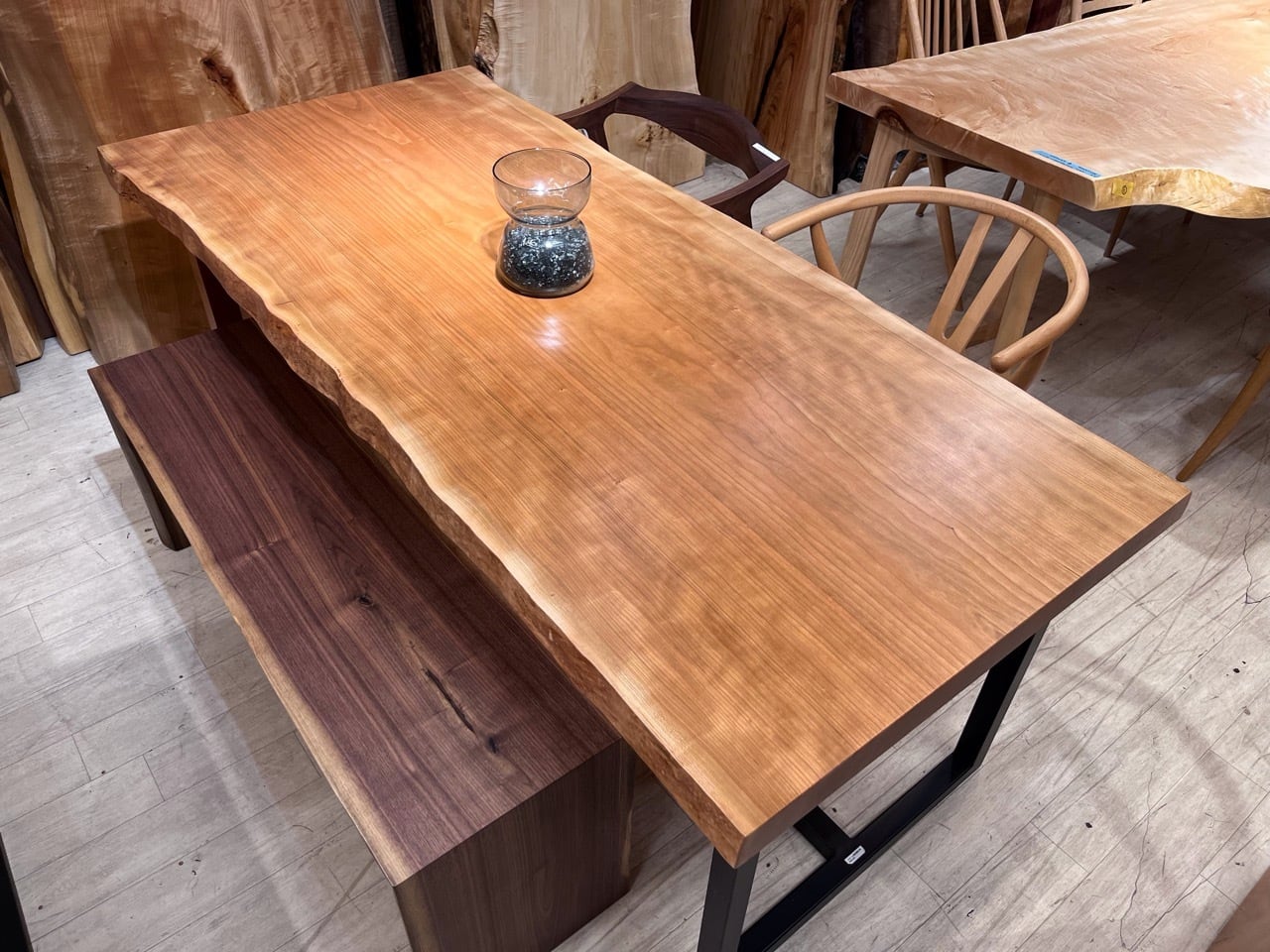 アメリカンブラックチェリー_1800×760-770-830×53_横浜元町店_テーブル