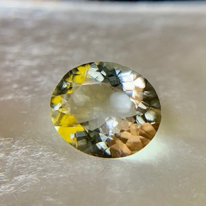 ヘリオドール 2.732ct グリニッシュイエロー 簡易ソーティング付き