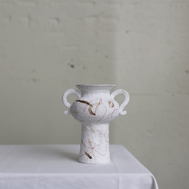 福留 春菜 flower vase 白×茶色鉛筆 (フラワーベース)