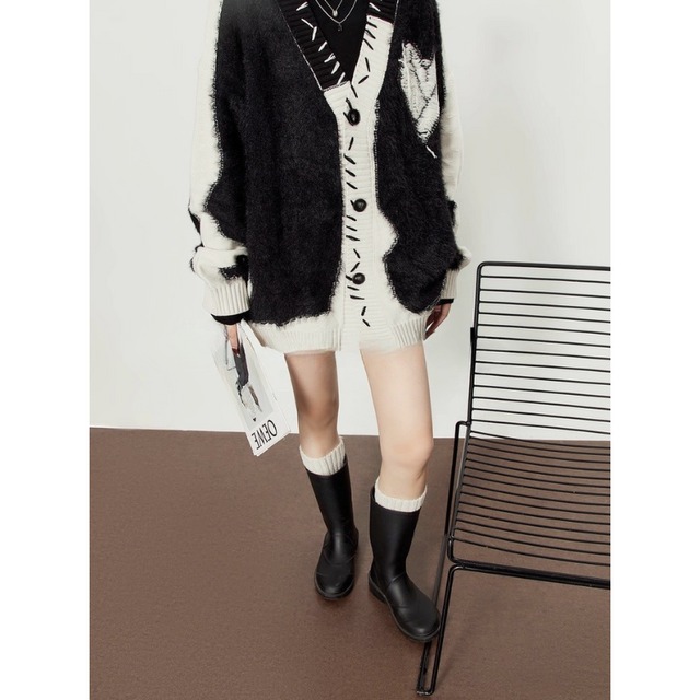 Broken stitch heart cardigan C1391