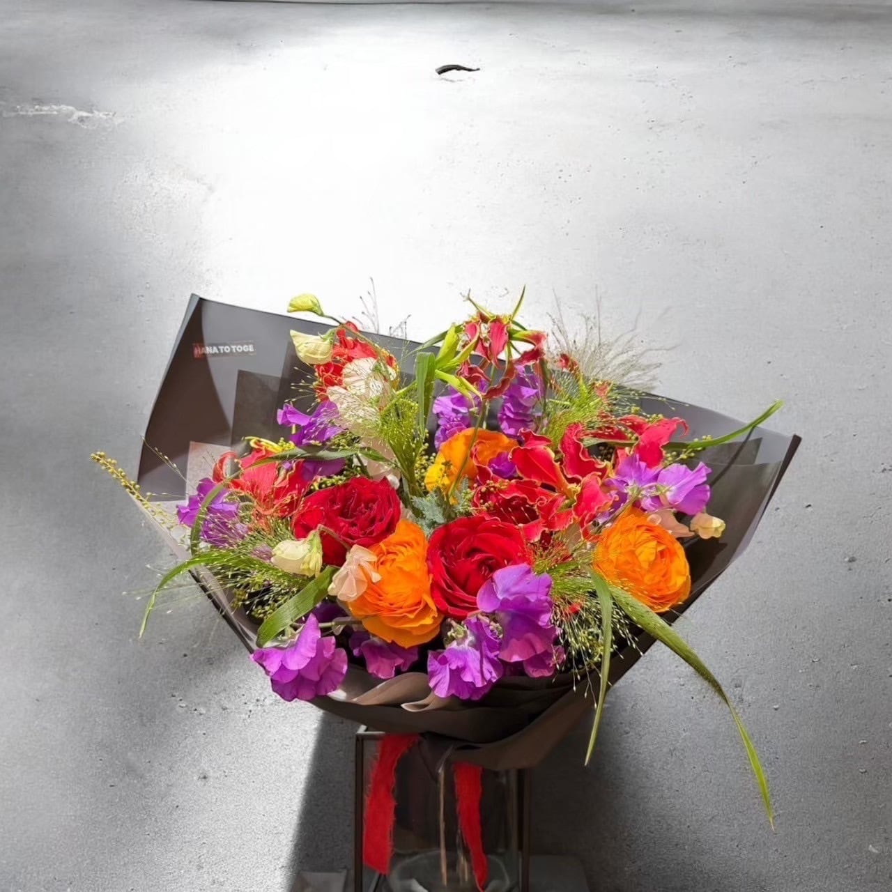 ビビットカラーブーケ | HANA TO TOGE | 花と棘 | 成城学園前 | 花屋