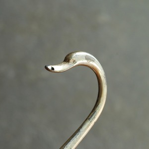 シルバーに輝く、白鳥のトレイ