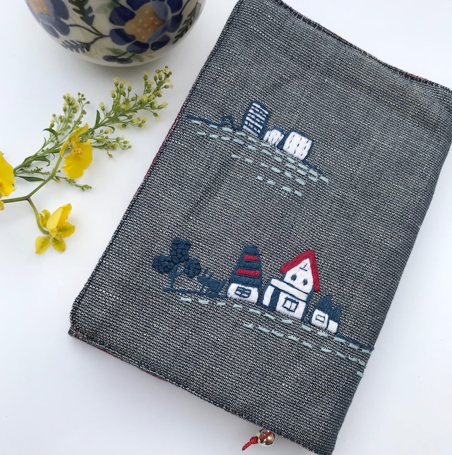 手刺繍ブックカバー「House＆Building」