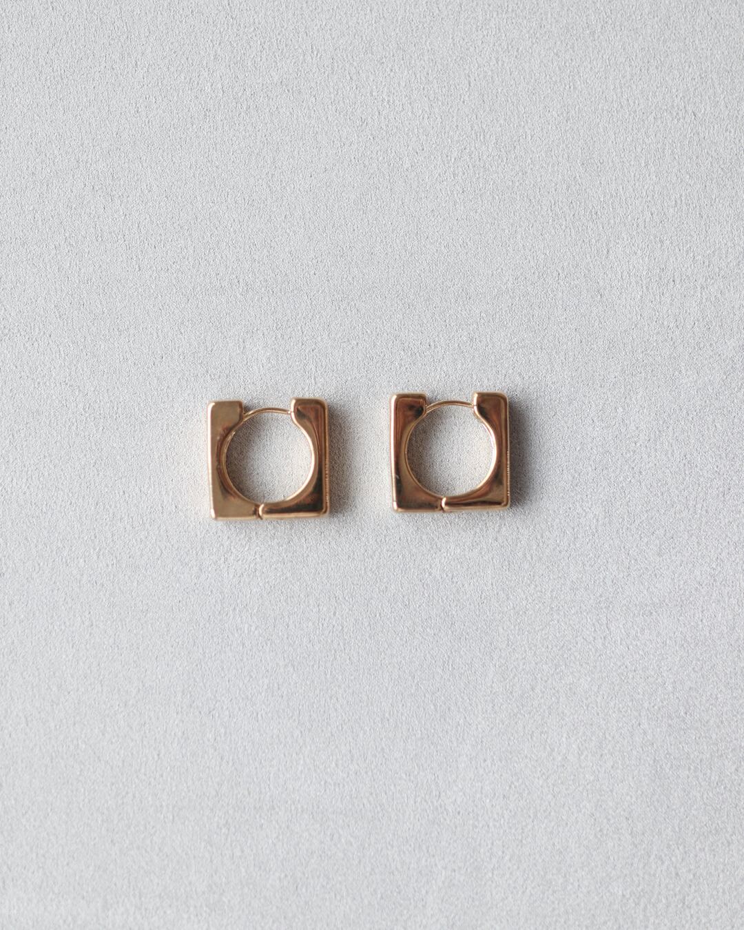 Square Pierce / Gold