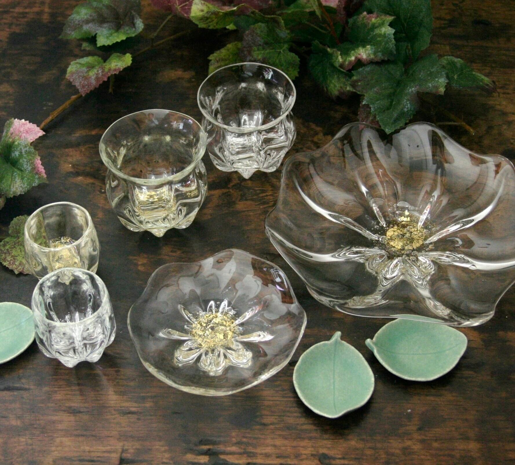 ガラス グリーン金箔 作家物風 浩 ガラスプレート Glass Plate ガラス プレート 金箔 M (幅 24.5 cm ) | TSUNE;田中恒子