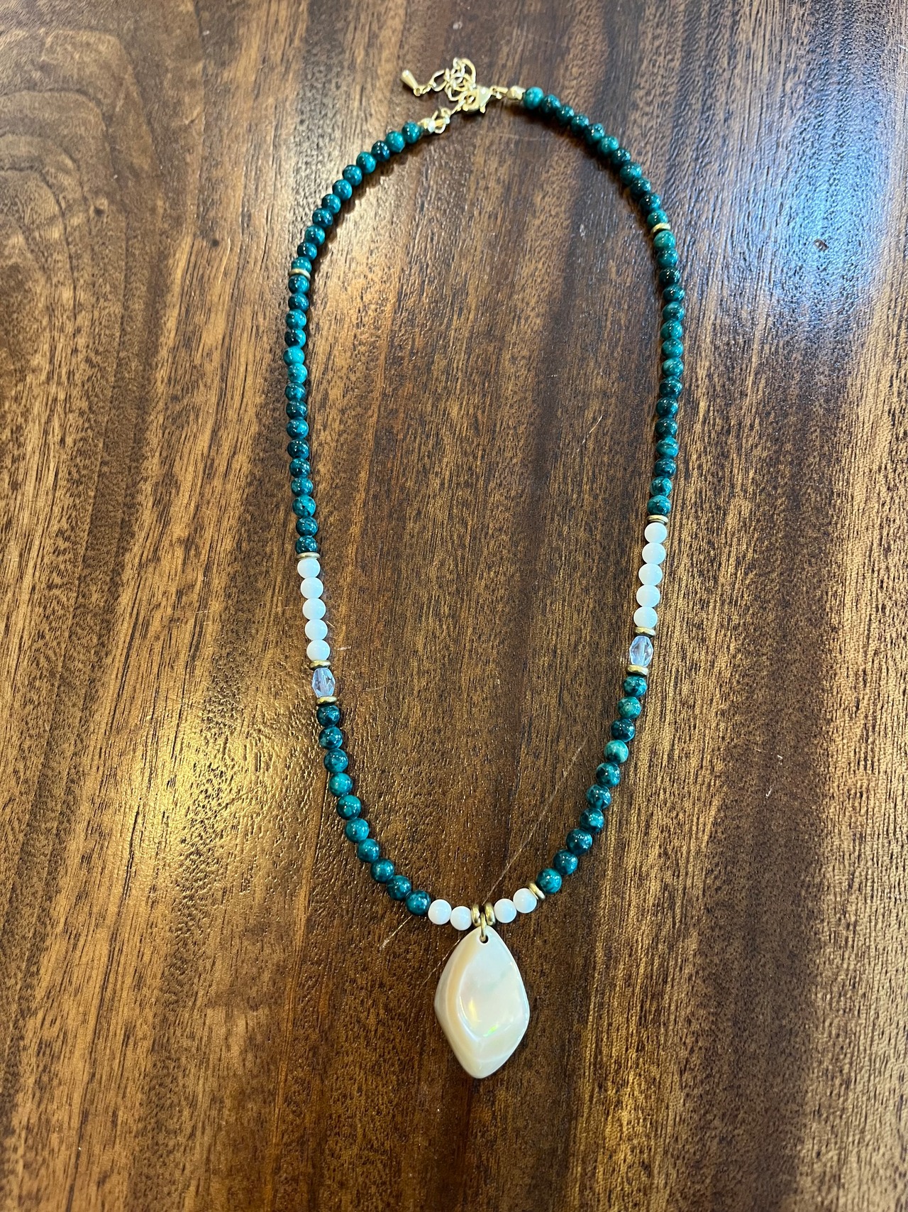 夜光貝ネックレス