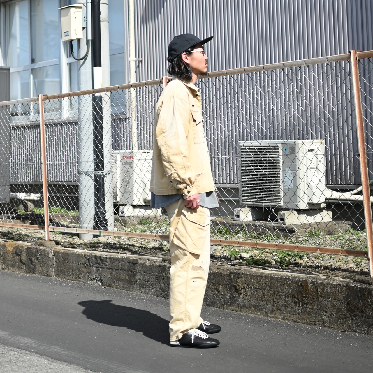 ANACHRONORM (アナクロノーム)特殊エイジング加工/サンフェードダメージ加工を施したミリタリーセットアップ