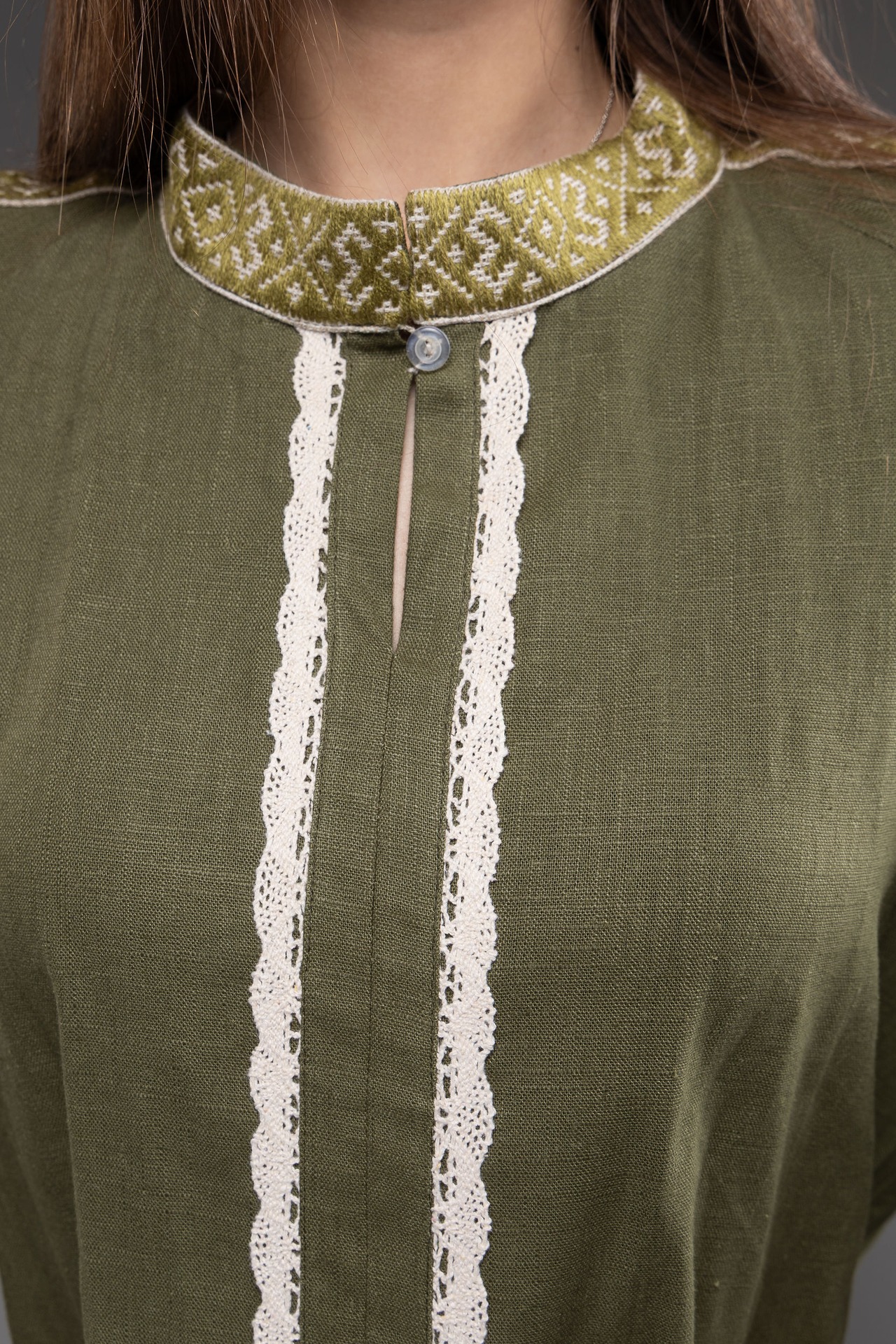 ウクライナ刺繍ヴィシヴァンカ　手刺繍　平行縫い　麻　レディース・フリーサイズ - 7