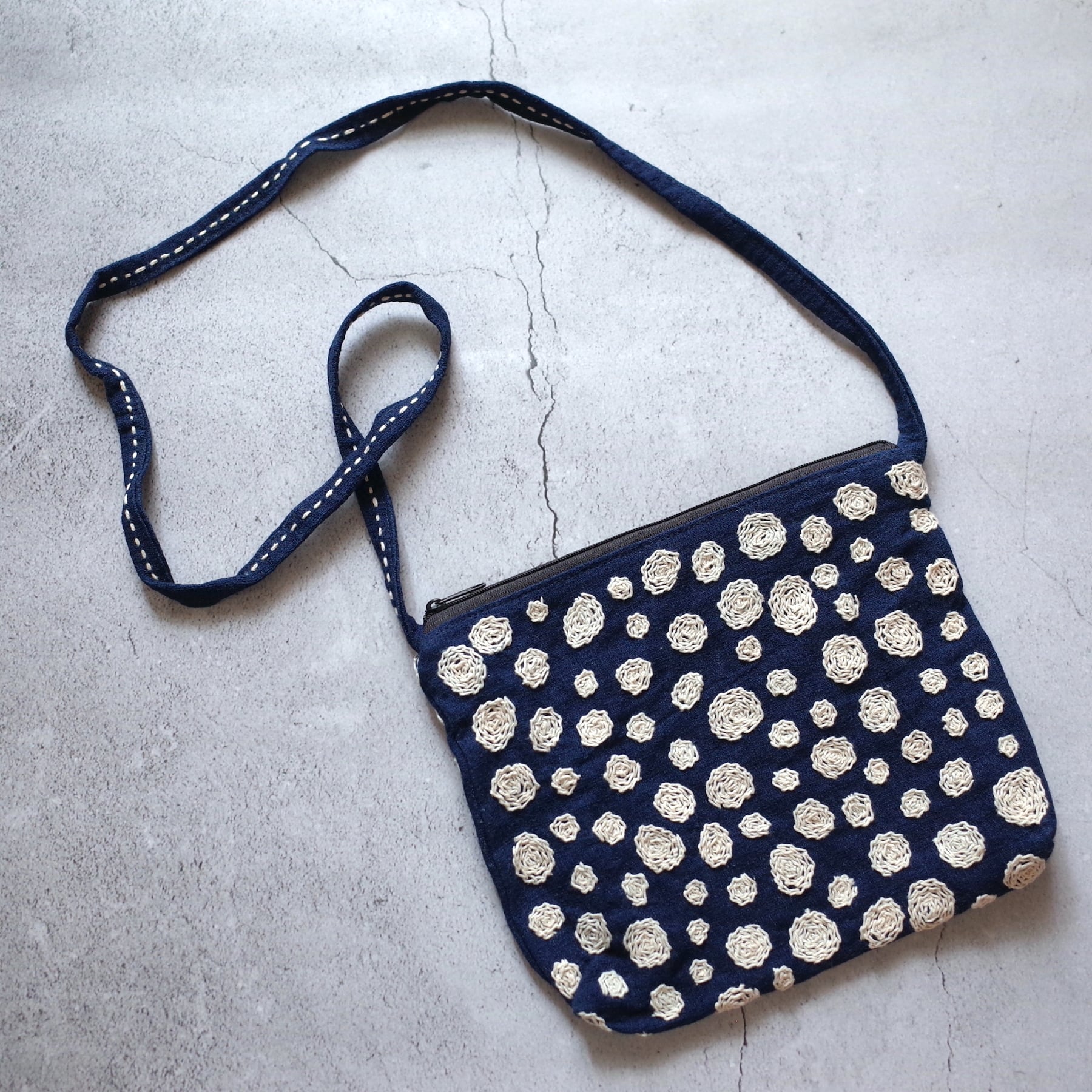 タイ 刺し子 刺繍 ショルダー バッグ #4 藍染 チェンマイ サコッシュ rihla
