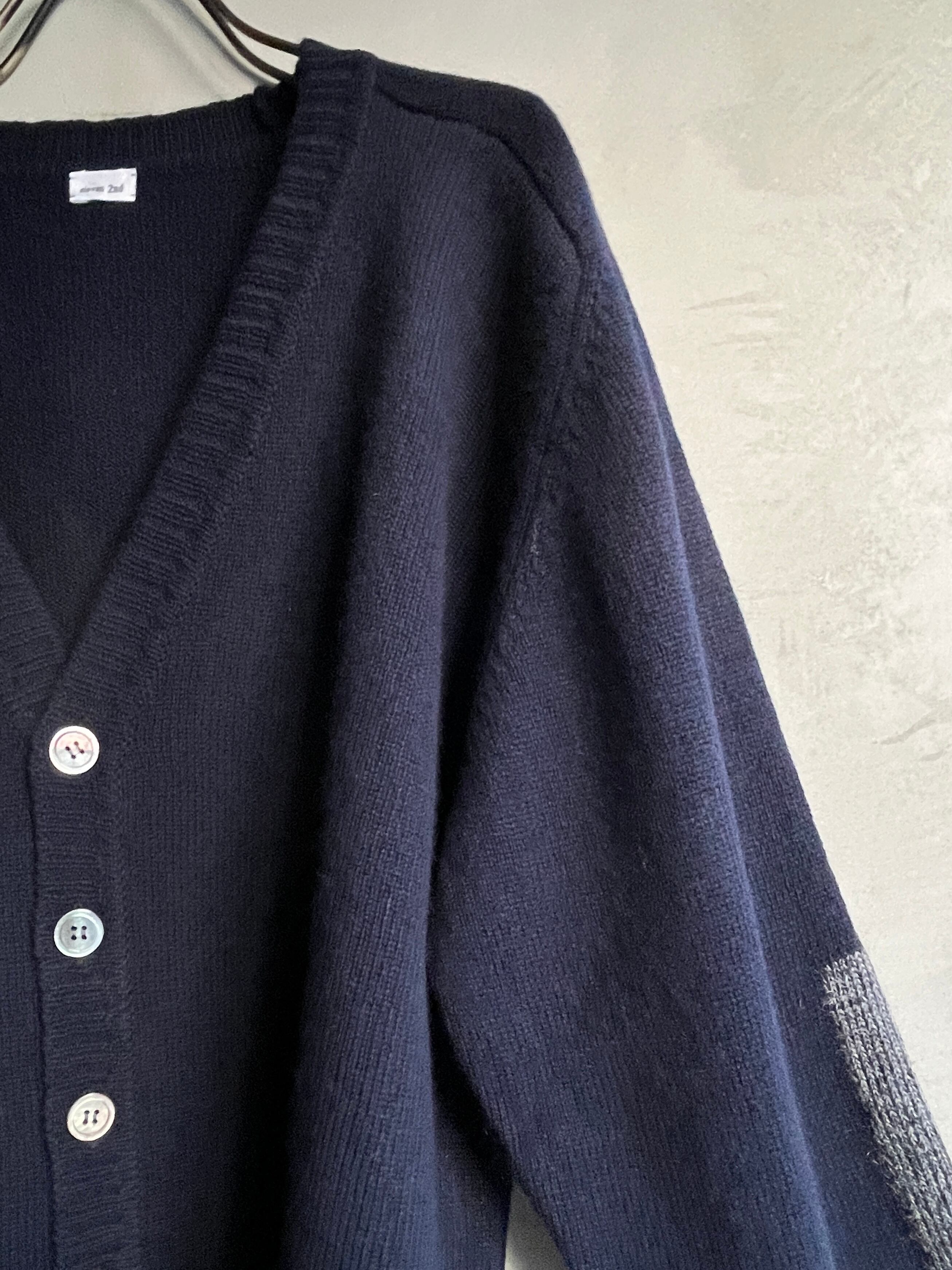 eleven 2nd｜Fサイズ ラムズウール100%カーディガン ｜ネイビー | 岡の  