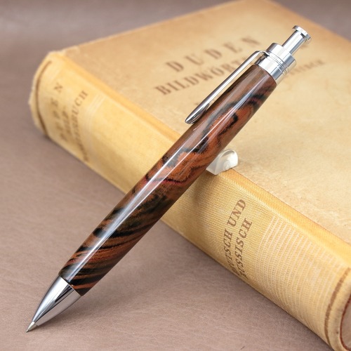 「時代を超える懐古的素材 エボナイト 海老茶色・Pencil 0.5mm」手作りシャープペン Viriditas 手作りペン
